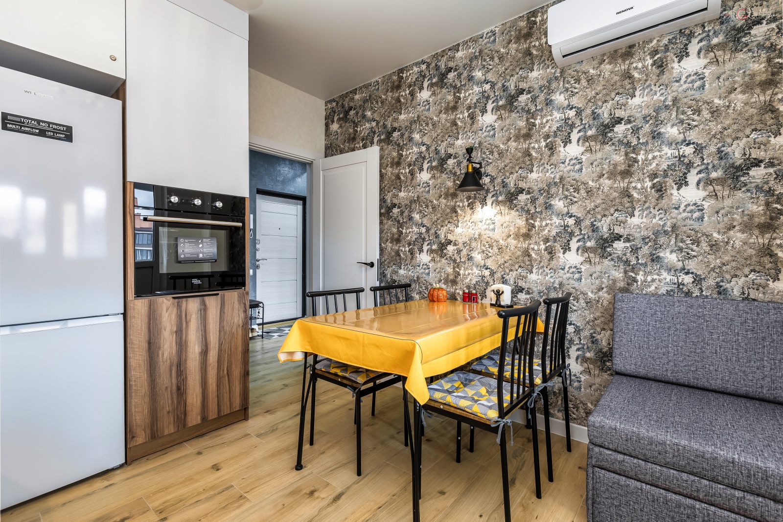 Местечко у озера